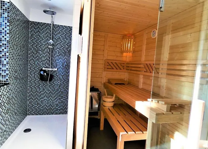 With 3 Bedrooms Holiday home *